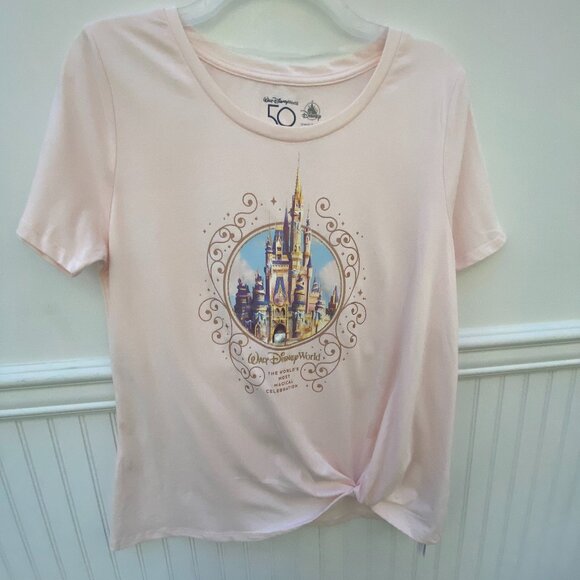 Disney Park T-shirt Cinderella's Castle size Medium Pink Tee - Picture 5 of 11
